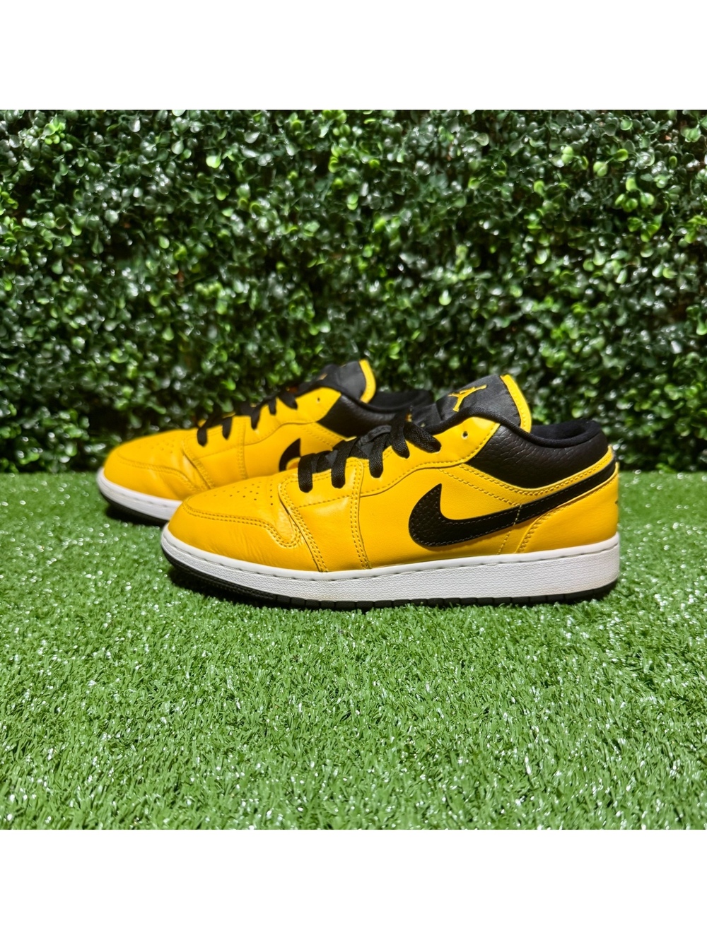 Air Jordan 1 Low GS Yellow Black White Size 7Y / Women’s 8.5 - Picture 3 of 5